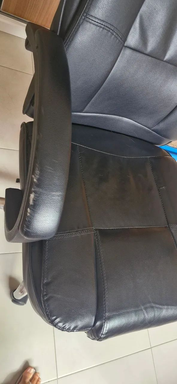 Cadeira de escritorio em couro - Foto 2