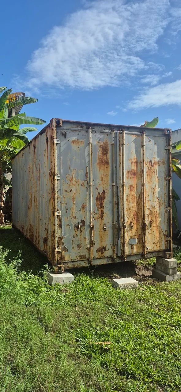 Container 