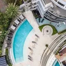 Apto alto padrão no Jay, próximo ao mar, piscina aquecida
