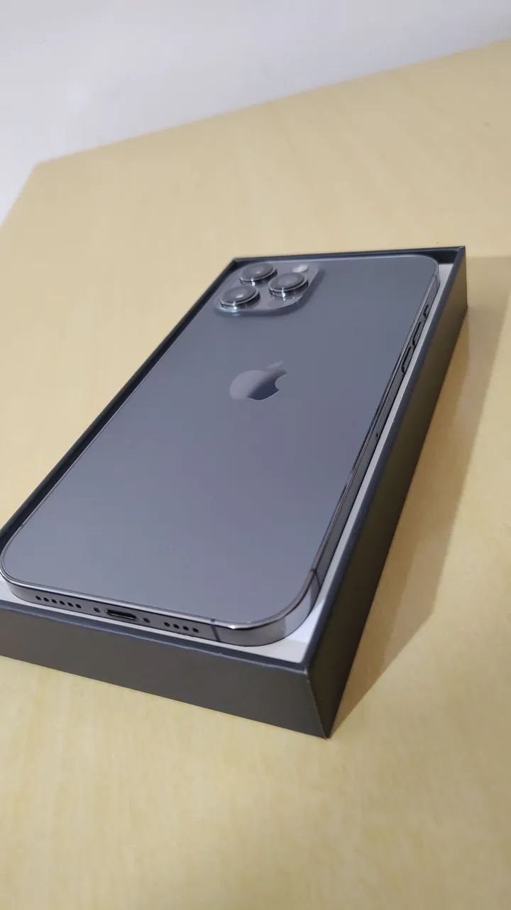 iPhone 12 PRO MAX 256GB com 75% bateria + Acessórios de brinde