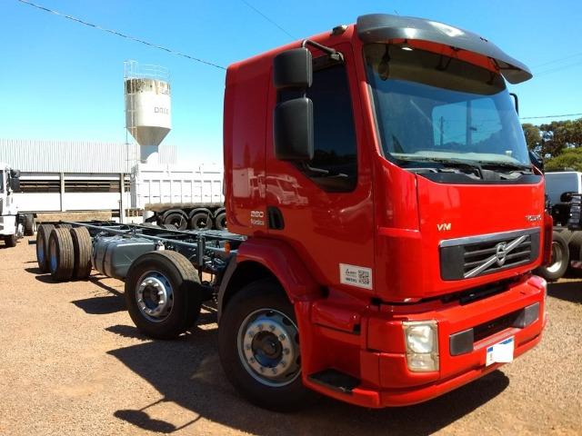 Volvo Vm 260 4 eixo - Foto 16