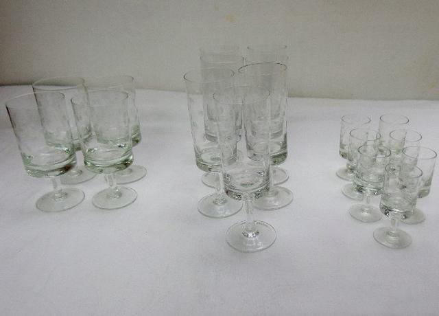 Super promoção relâmpago!!!!!18 taças de cristal vintage anos 60 bolinhas