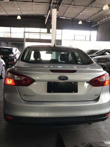 Focus sedan - Foto 7