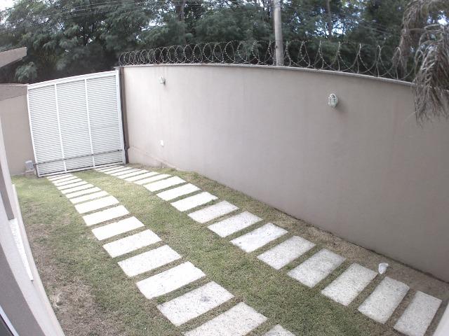 APM-09-Apartamento com Excelente Quintal Próximo ao Centro Comercial de Laranjeiras - Foto 2