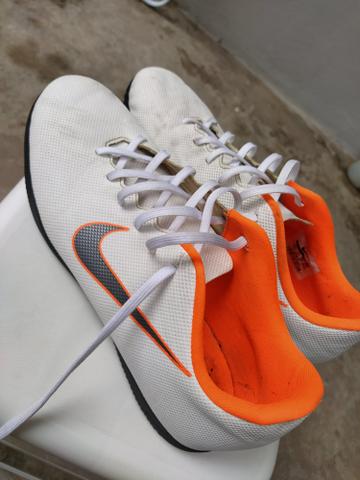 Chuteira futsal Nike - Foto 2
