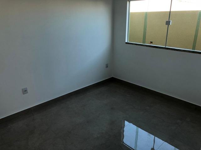 Linda - 3/4 c/suíte - Porcelanato - Cond. Fechado - Aproveite - Foto 3