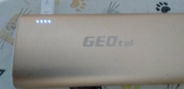 Vende-se um carregador de telefone celular ele é assessor estou pedindo r$ 50