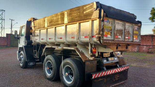 Ford Cargo 1622 truck 6x2 com caçamba Rosseti 10m3 unico dono - Foto 6