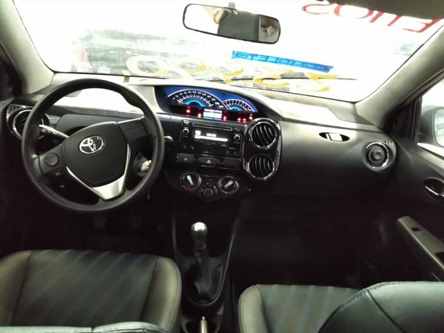Toyota etios hatch - 2015/2015 - 1.5 x2 17v flex 4p - Foto 5