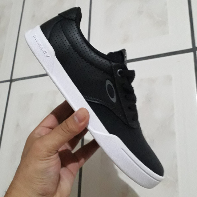 tênis oakley momentum 2