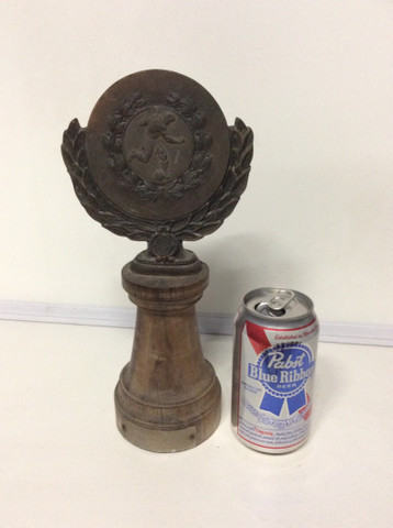 Troféu antigo bronze - Foto 2