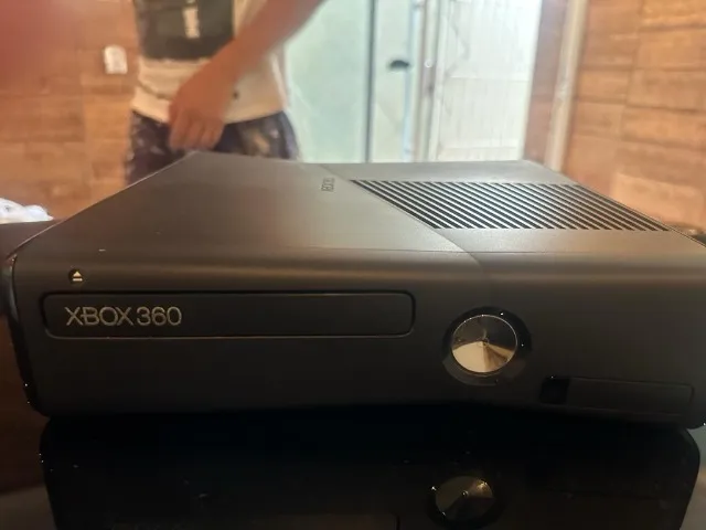 Xbox 360 Desbloqueado + Kinect E 14 Jogos - Escorrega o Preço