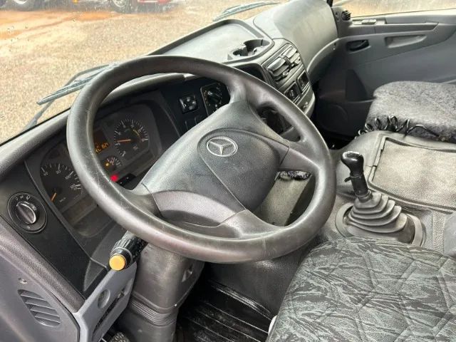 Mercedes Benz 2425 6x2 com tanque - Foto 15