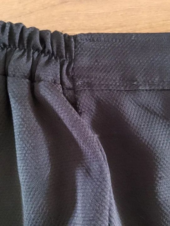Calça Feminina Preta. PANTACUR DE EXCELENTE QUALIDADE E ESTADO , GI - Foto 4