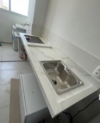 Balcão e pia de porcelanato 