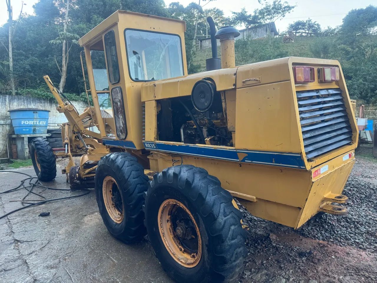 Motoniveladora komatsu gd835R - Foto 3