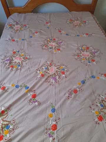 colcha de cama casal bordada a mão antiga. - Foto 5