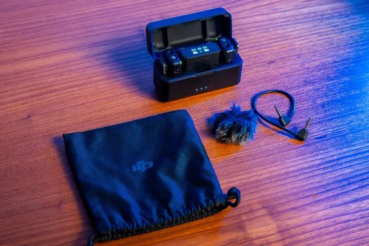 Microfone Lapela Dji Mic - 2 microfones e 1 receptor sem fio.  - Foto 2