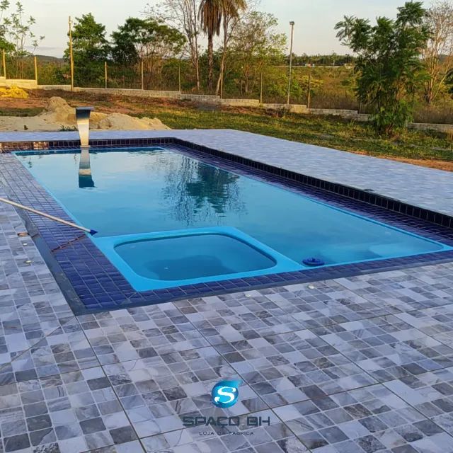 Piscina de fibra 8.30 com Spa - Foto 4