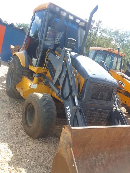 Vendo Retroescavadeira 2020 XCMG 4x4 - Foto 4