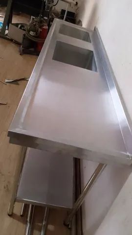 Mesas,pias, corrimão, guarda corpo, tendal para açougue,coifa e etc.