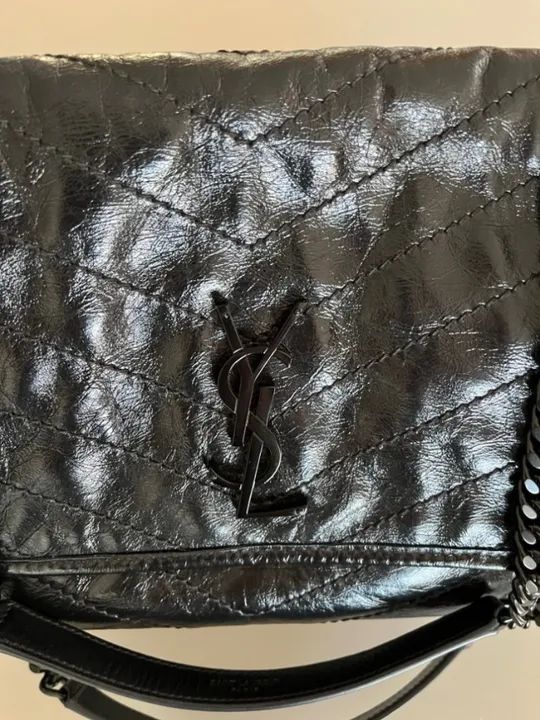 Bolsa Yves Saint Laurent Envelope em Couro Preta semi nova - Foto 6