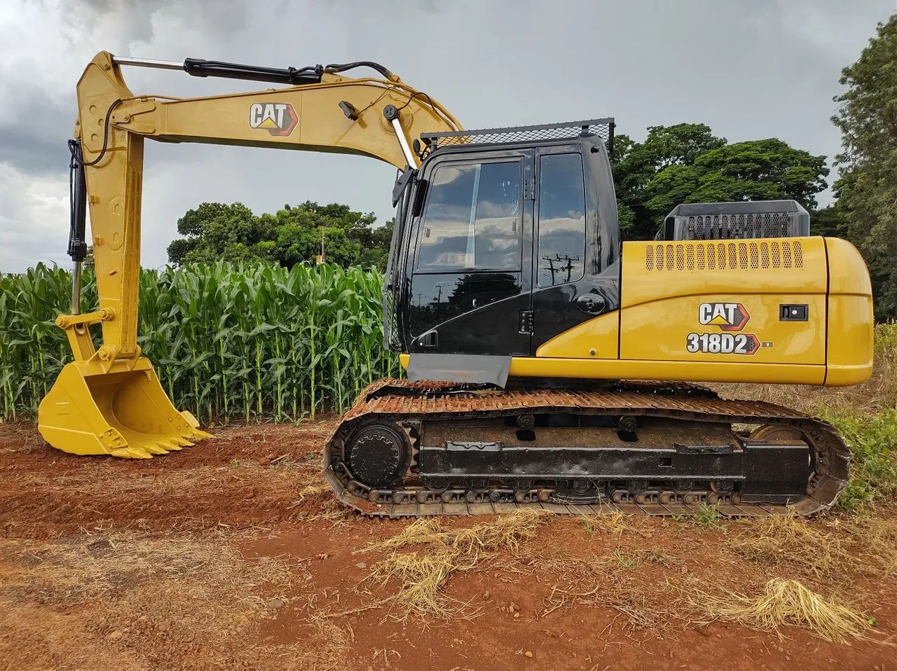 Escavadeira Hidráulica Caterpillar 318D2 - Foto 2