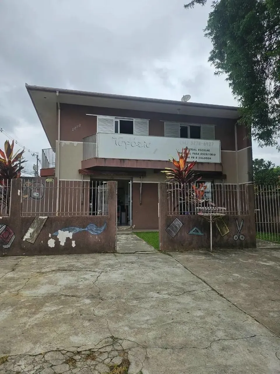 Casa à venda em Curitiba, Boqueirão, com 4 quartos, 180m²