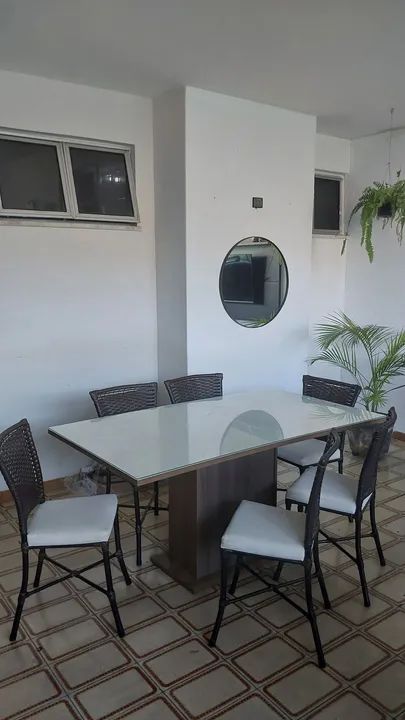 Mesa de madeira e tampo de vidro - Foto 3