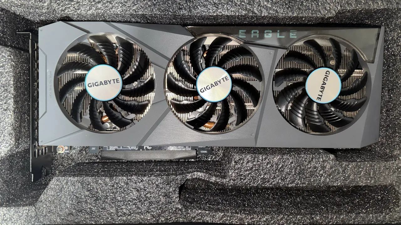 PLACA DE VÍDEO RTX 3070 - GIGABYTE EAGLE OC - RGB LED - Caixa e manual - Foto 5