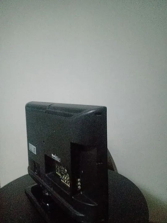 Vendo tv digital,26 polegadas,precisa de conserto. Valor : 100,00