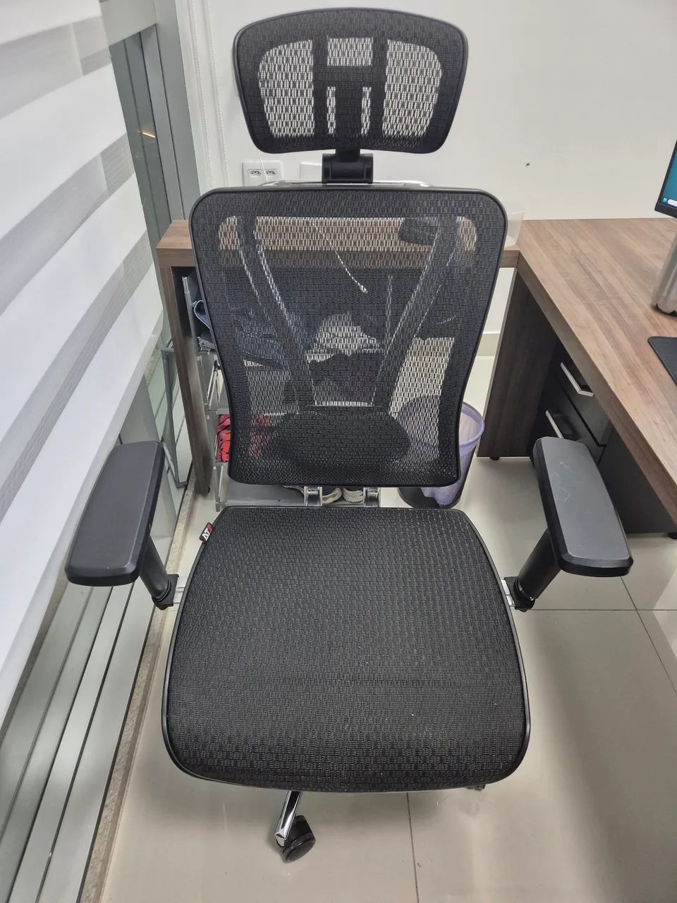 Cadeira de Escritório Giratória Ergonômica com Encosto DT3