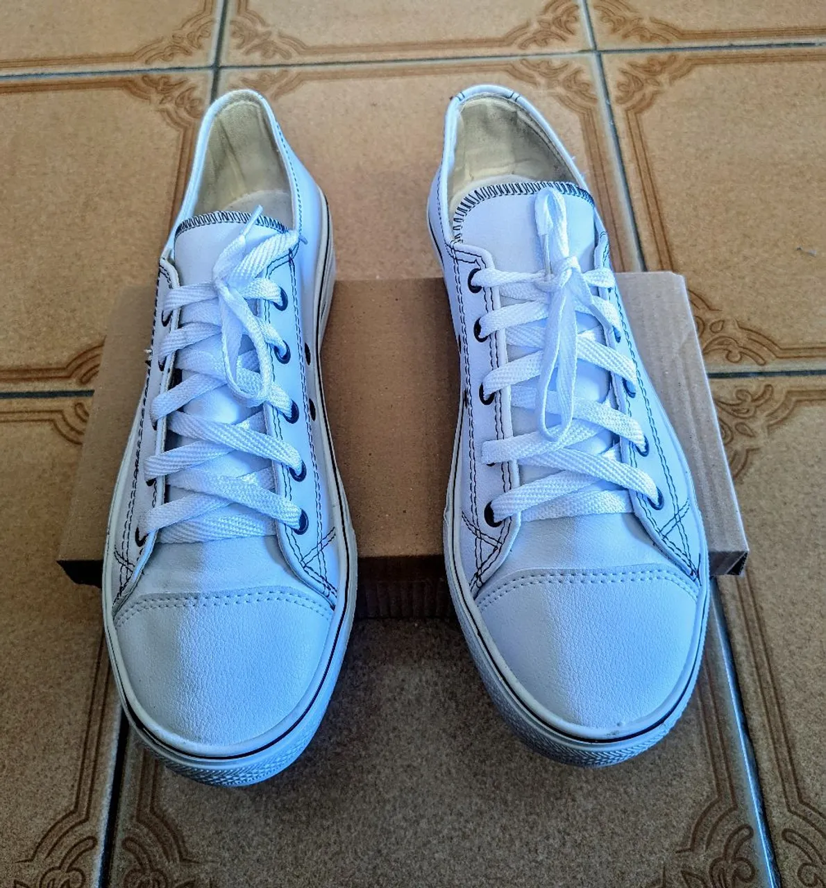 Tênis Casual Branco tipo all star unissex