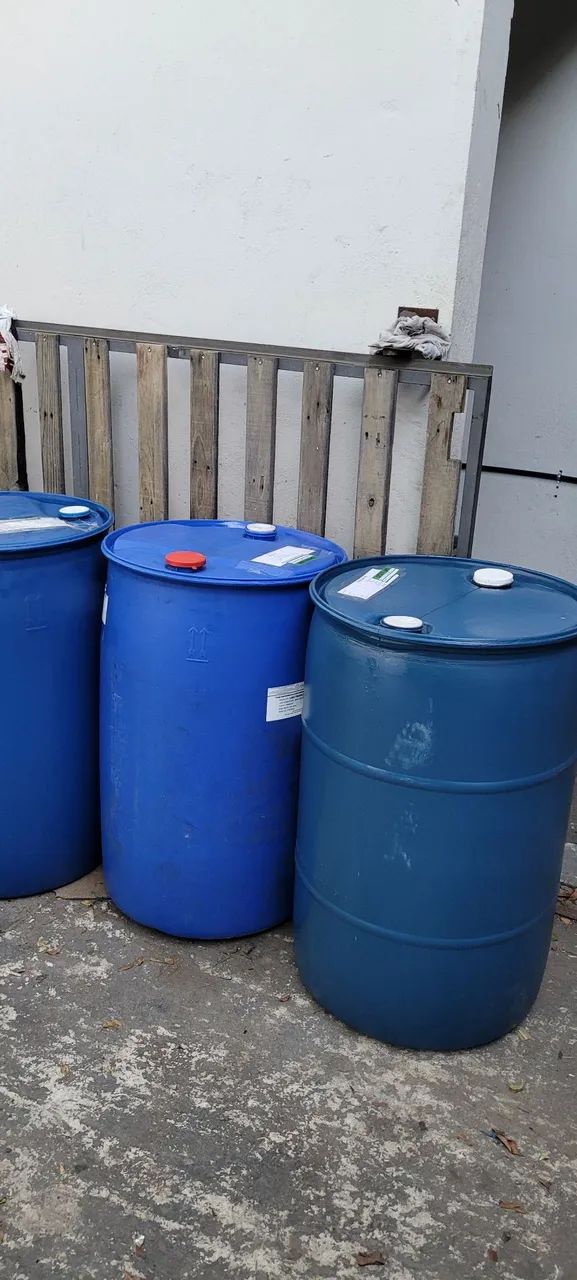 Tambor de plástico de 200 Litros usados  - Foto 3