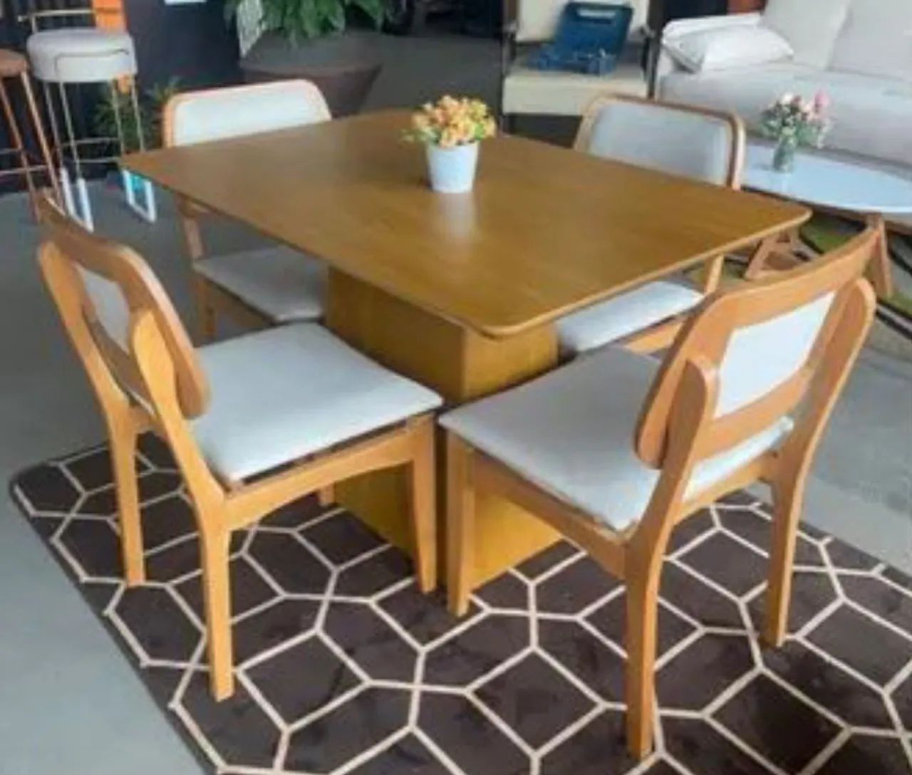 Mesa de jantar elegante com 4 cadeiras em madeira maciça top junn