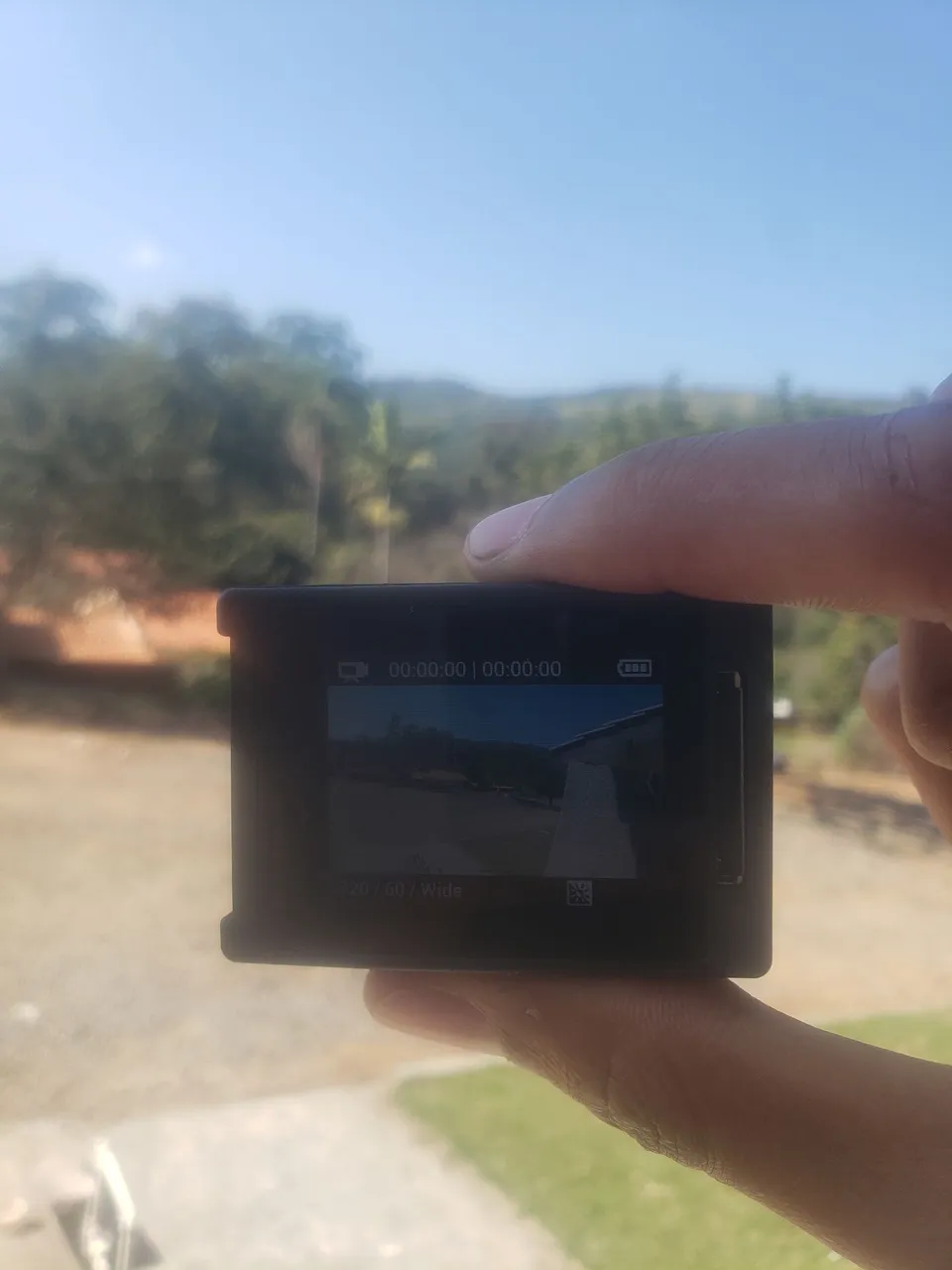 GoPro Hero 4 com acessórios - R$ 500 (negociável)