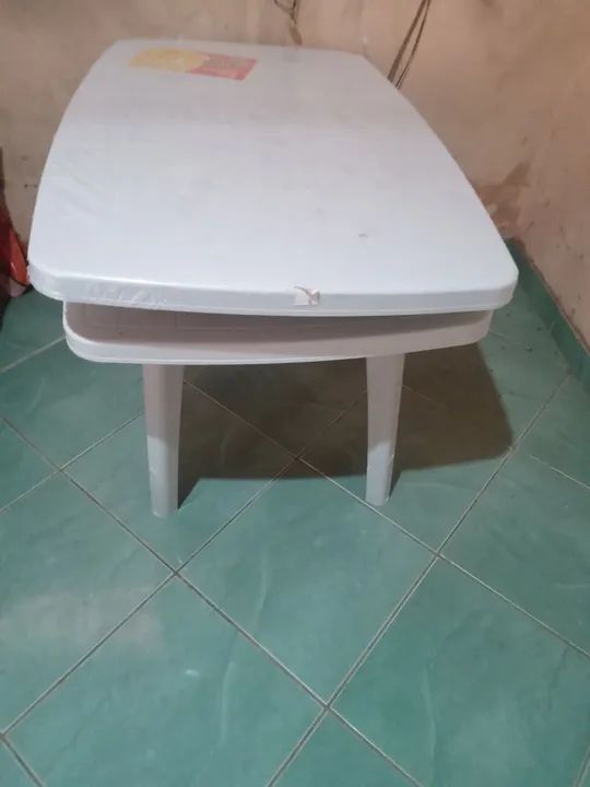 Mesa dobrável branca - ideal para qualquer ambiente! - Foto 2