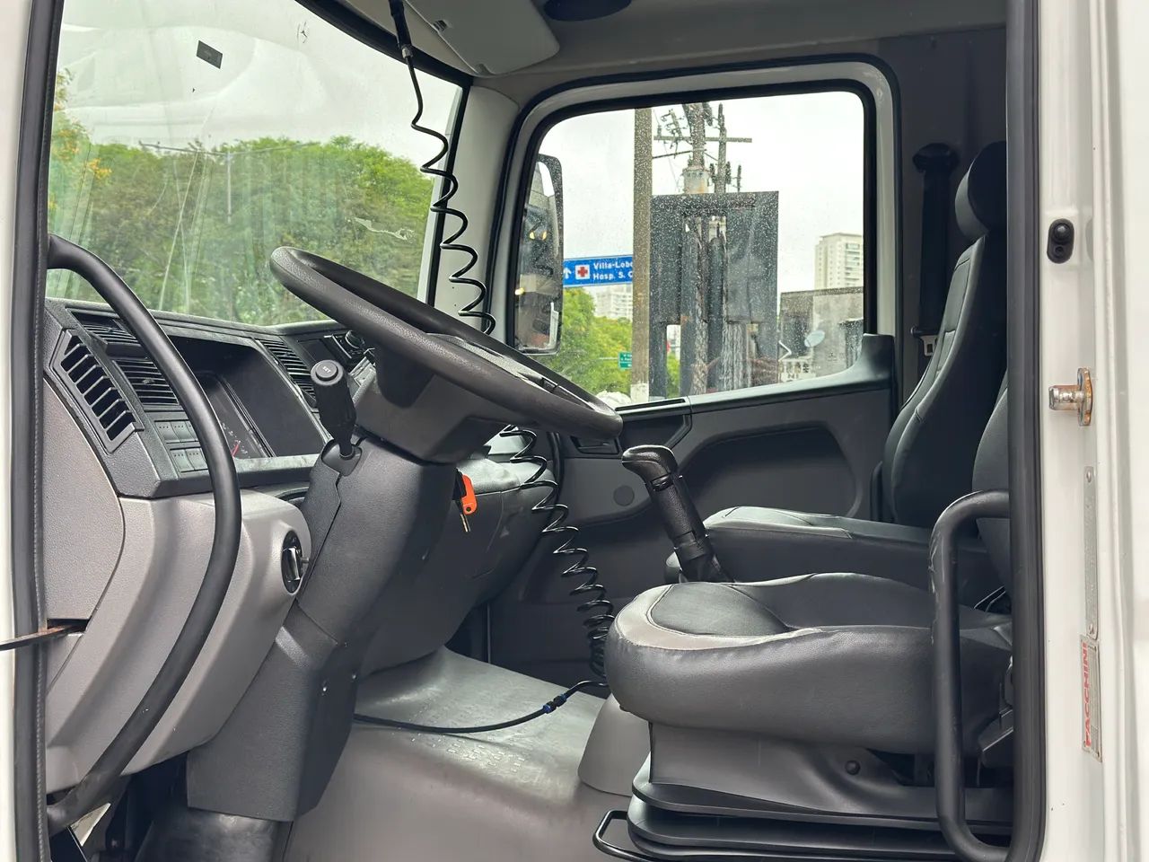 Vw 17-190 Robust Ano 2022 Baú 4x2 Único Dono  - Foto 5