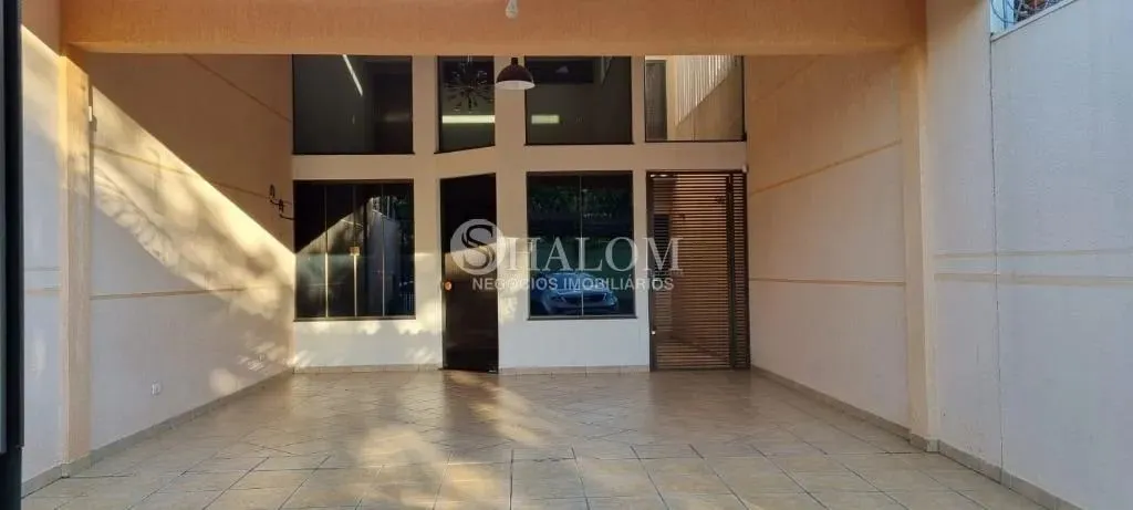 Sobrado à venda em Maringá, Vila Santa Izabel, com 3 quartos, com 249 m²