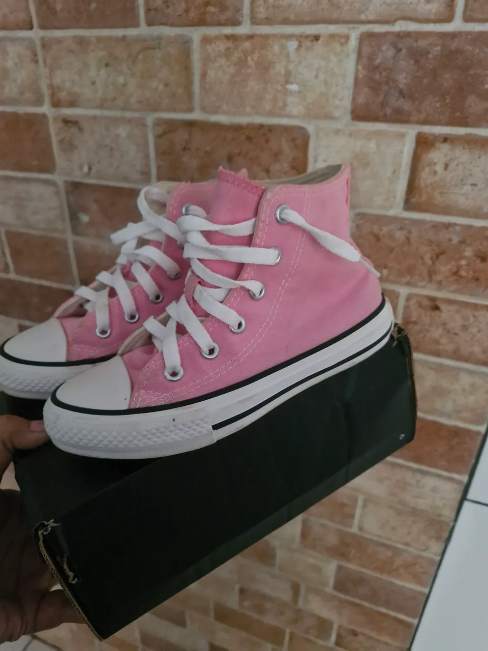 Tênis Converse Rosa e vermelho