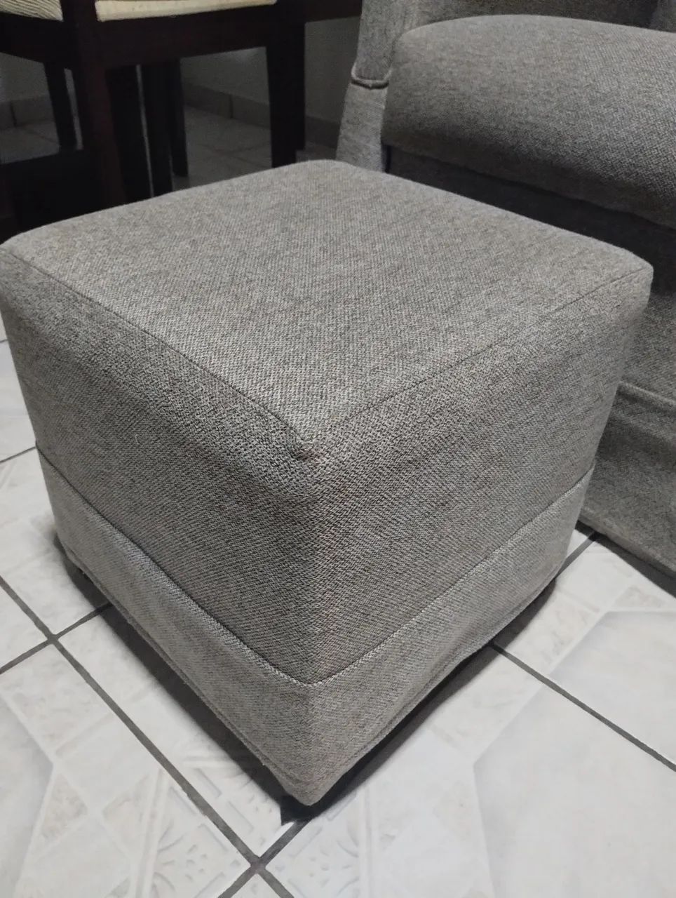 Poltrona Cinza Confortável com Puff - Foto 6