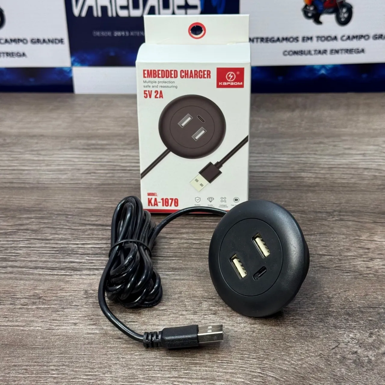 Tomada USB para embutir com 2 USBs e um USB-C KA-1070