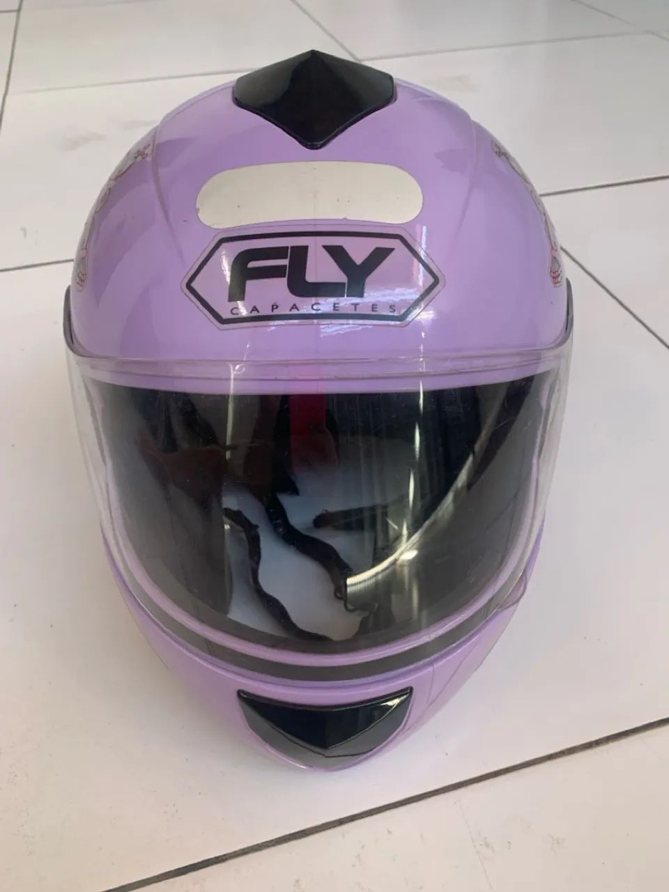 Capacete Rosa com Design de Pássaros - Foto 4