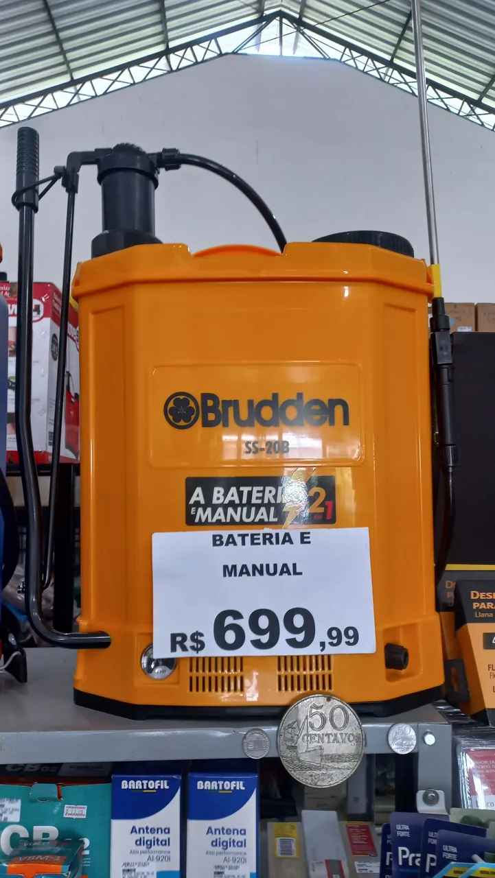 Promoção Pulverizador 2 em 1- A bateria e manual.