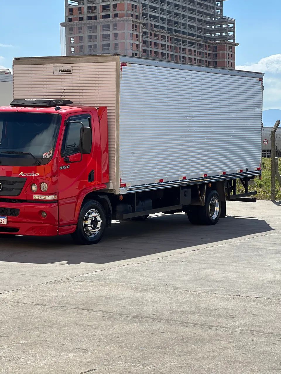 Fretes transportes e mudanças caminhão baú 6 metros valor apartir de 200 reias  - Foto 4