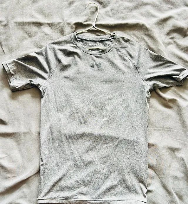  Camisas gola redonda importadas R$ 60,00 - Foto 3