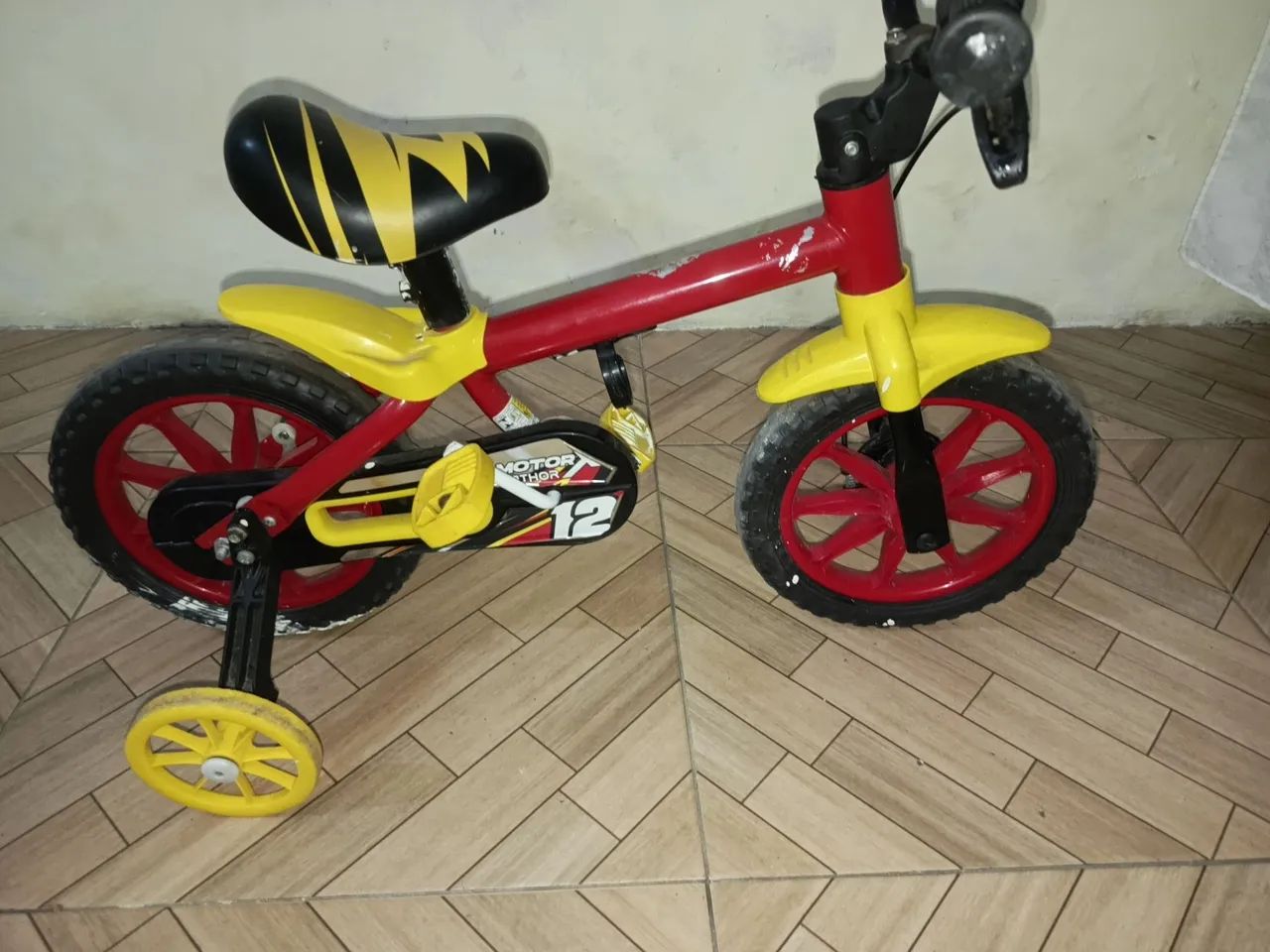 Bicicleta aro 12 R$=180,00
