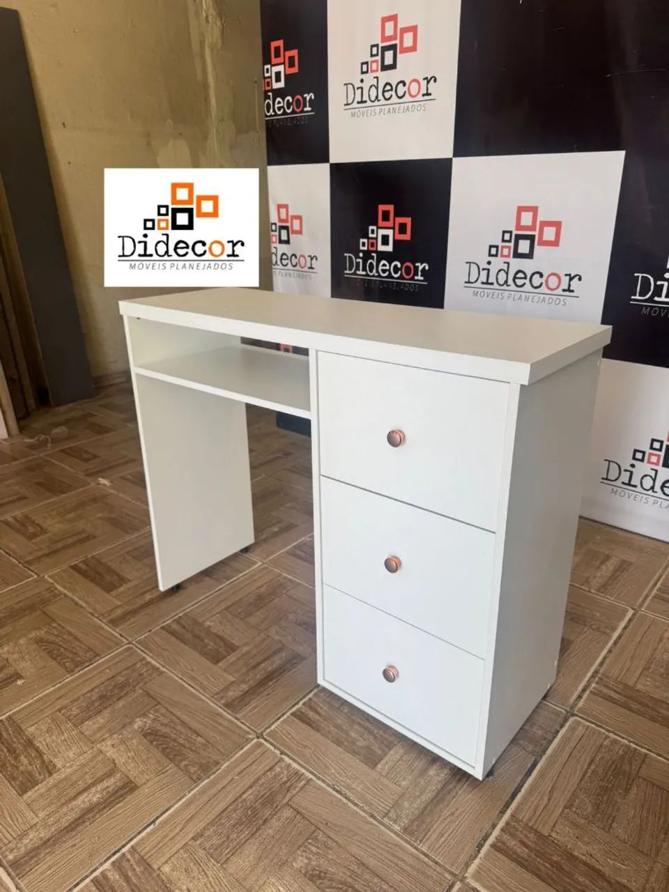 Mesa manicure 370$
