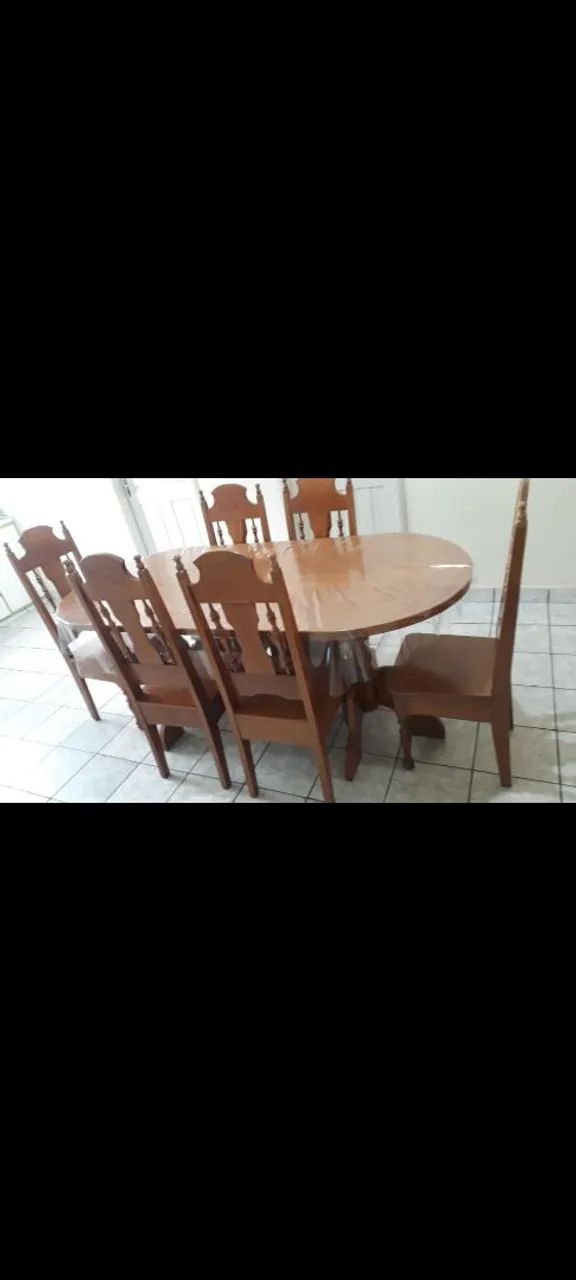 Mesa de Jantar em Madeira Maciça