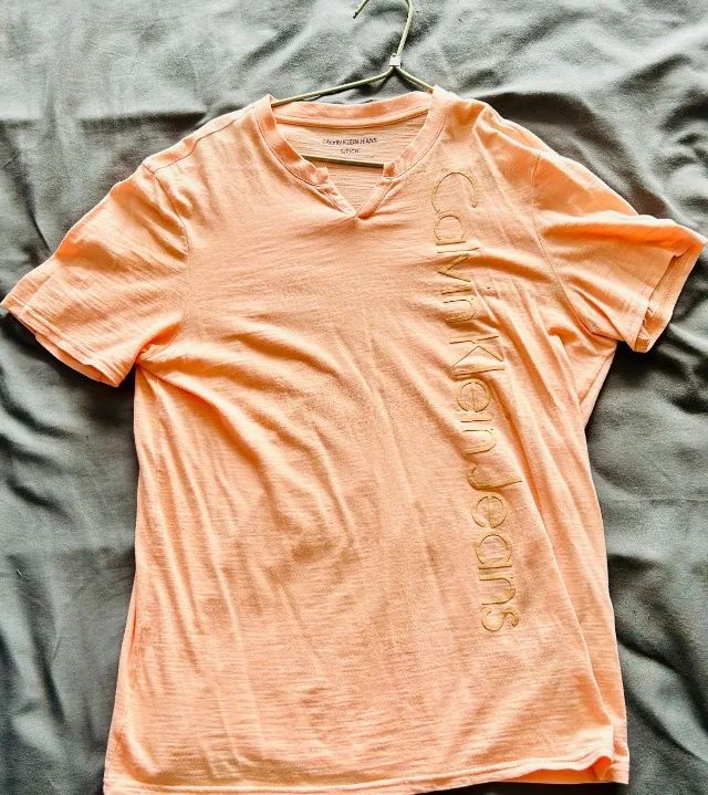  Camisas gola redonda importadas R$ 60,00 - Foto 2
